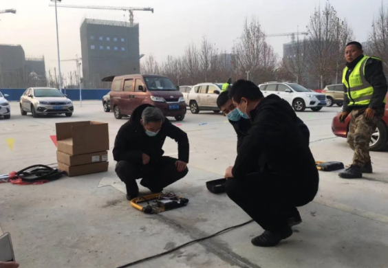 集團領(lǐng)導(dǎo)現(xiàn)場調(diào)研智慧停車項目